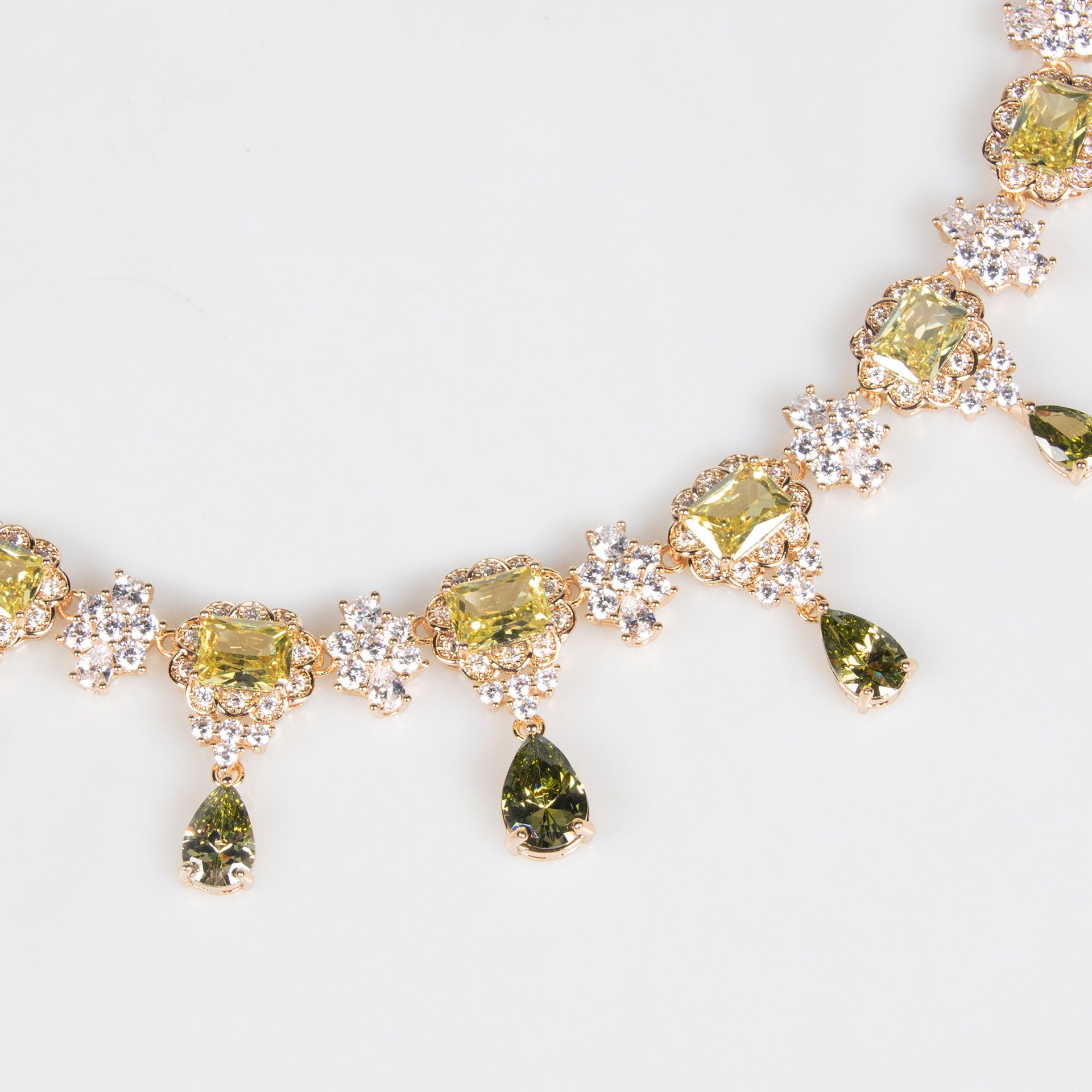 Bold Pear Cut Necklace Set with Simulated Diamonds in White and 18K Gold