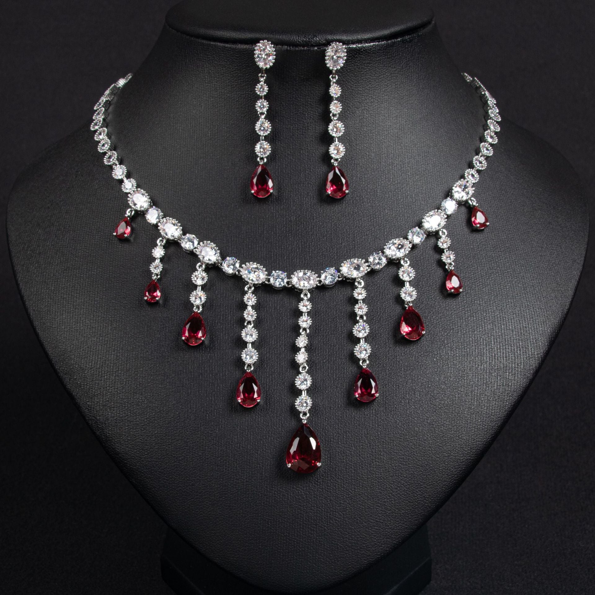 Chic Pear-Cut Necklace and Earrings Set with Simulated Diamonds in White Gold and 18K Gold Plating