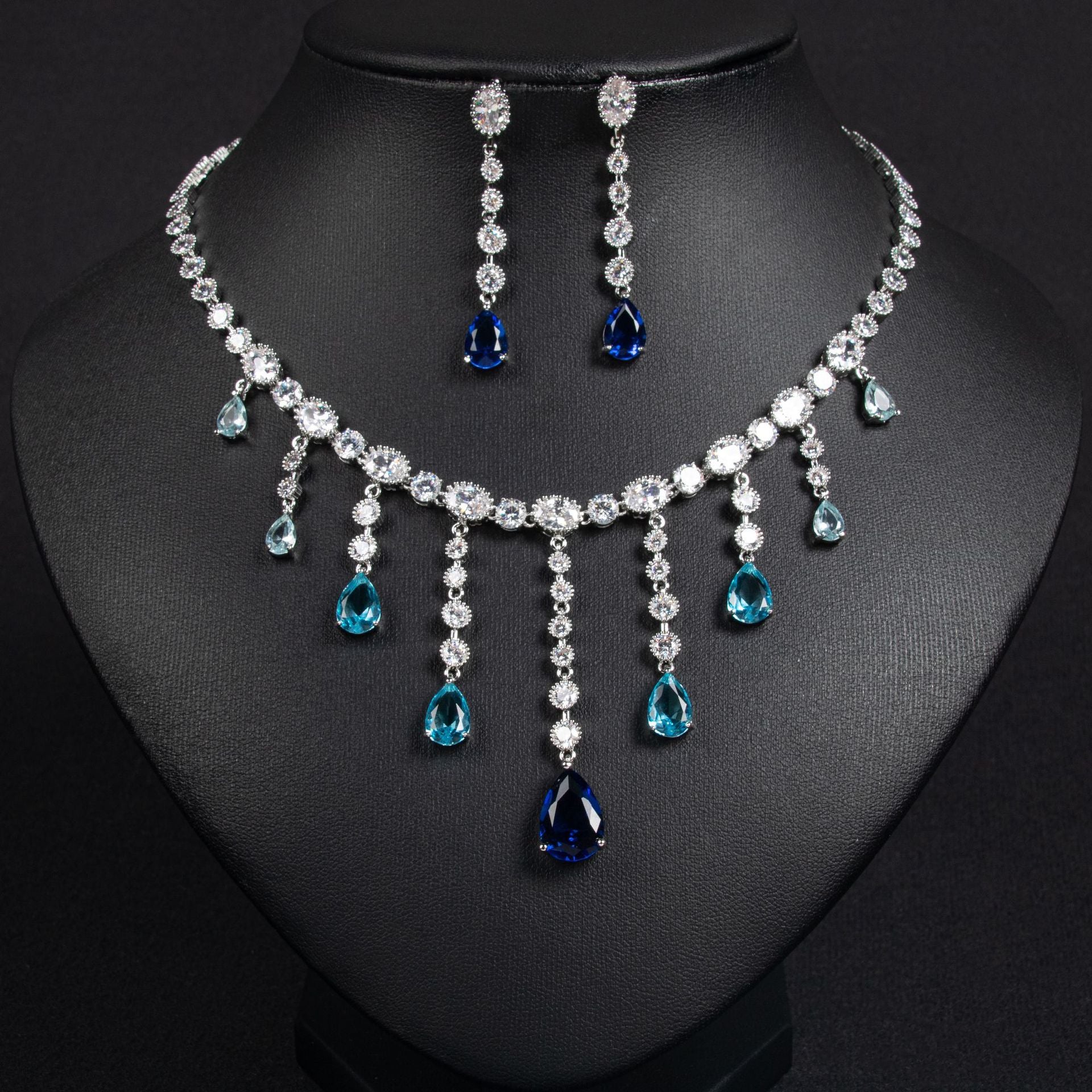 Chic Pear-Cut Necklace and Earrings Set with Simulated Diamonds in White Gold and 18K Gold Plating